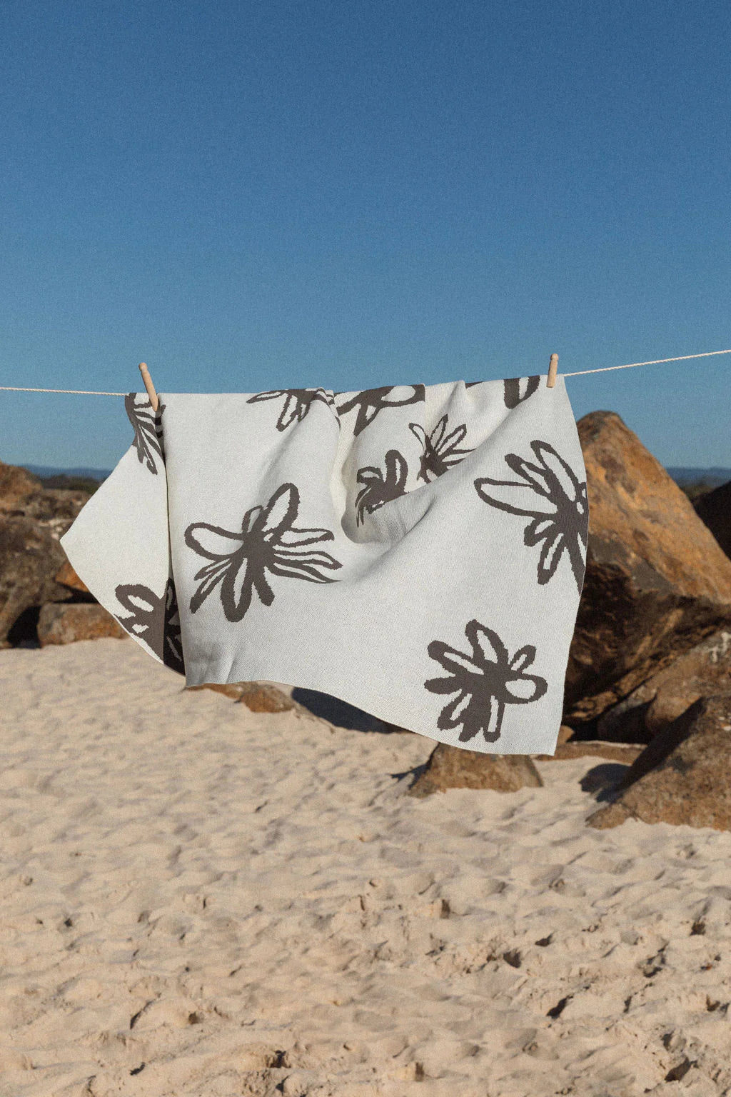 FLORA KNIT BLANKET - OAT